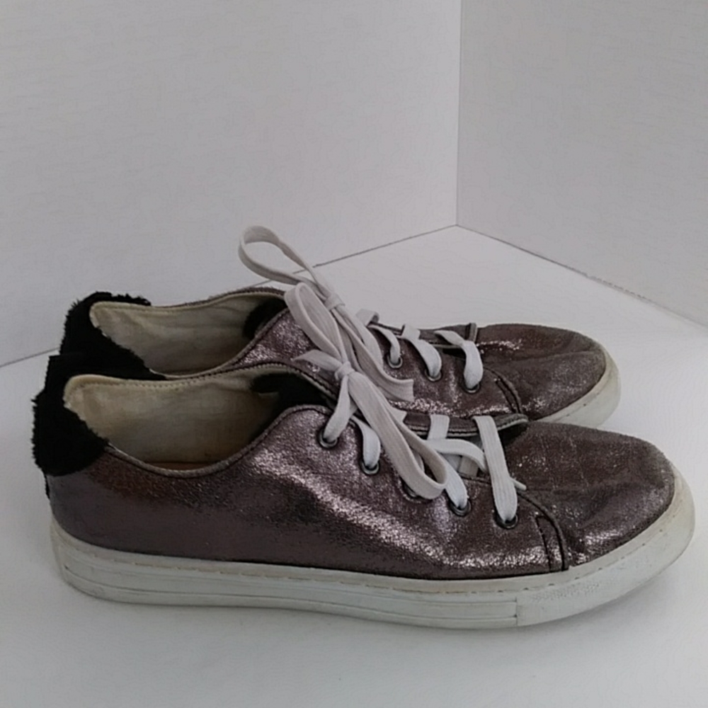 Revo Metallic Sparkly Faux Fur Active Sneakers 9/10 L Silver Black